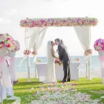 Come organizzare un matrimonio in spiaggia davvero romantico